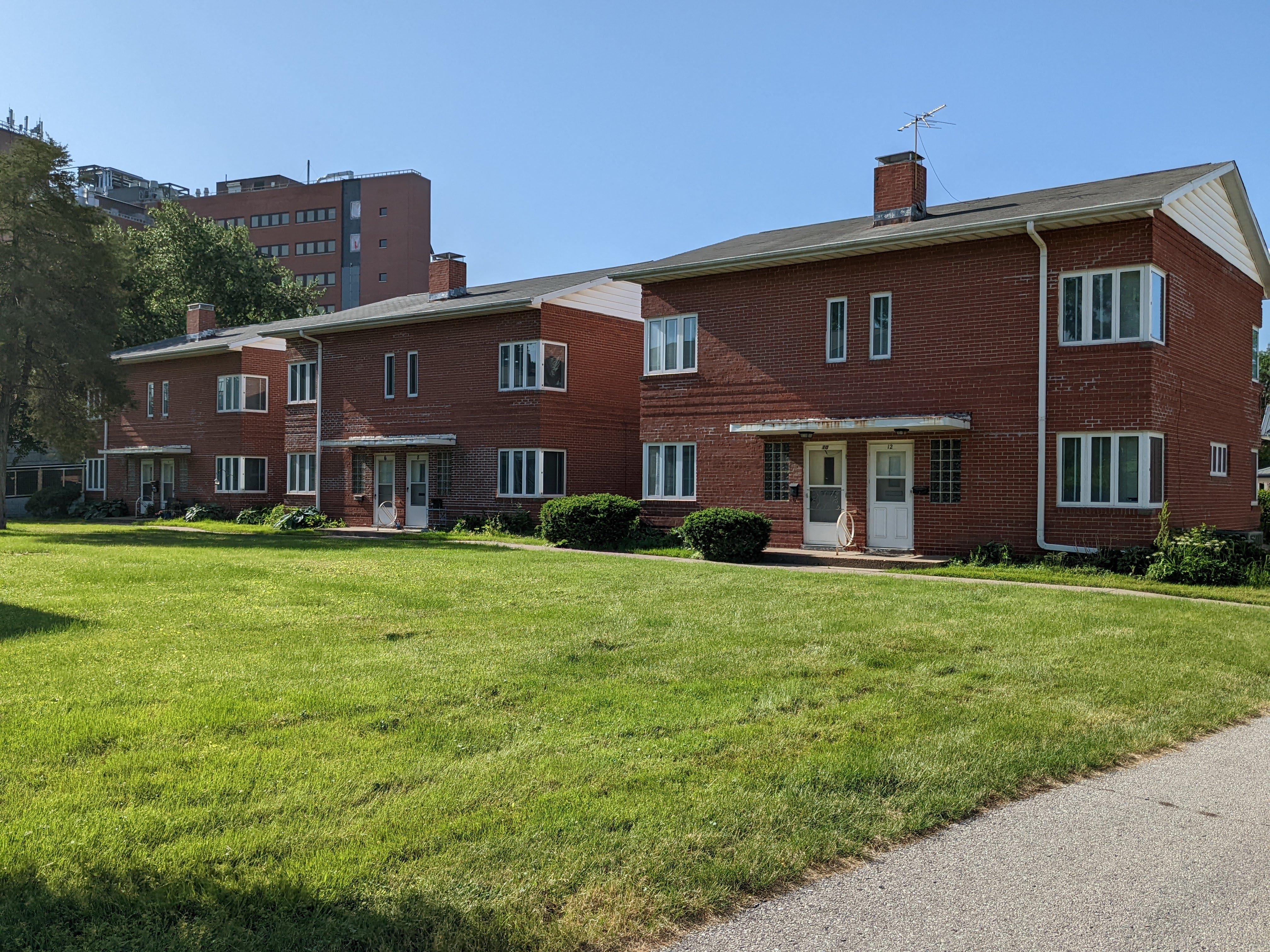 Woolf Avenue Court Apartments